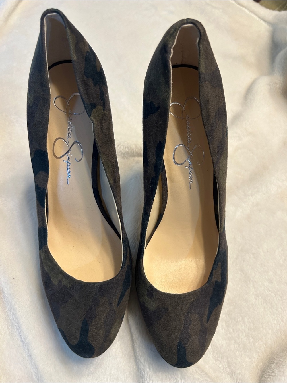Jessica Simpson Camouflage Suede Pumps in Olive and Black